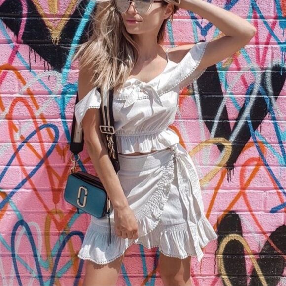 NWT Greylin Cream white wrap tie mini skirt w/Pom trim & ruffle hem size XS - Picture 2 of 7